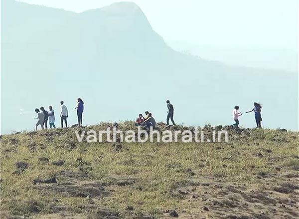 ಚಿಕ್ಕಮಗಳೂರು ಜಿಲ್ಲೆಯಲ್ಲಿ ಬೇಸಿಗೆಯ ಧಗೆ: ಪ್ರವಾಸಿಗರ ಸಂಖ್ಯೆಯಲ್ಲಿ ಗಣನೀಯ ಇಳಿಕೆ